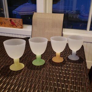 NWT Tupperware Impressions dessert cups